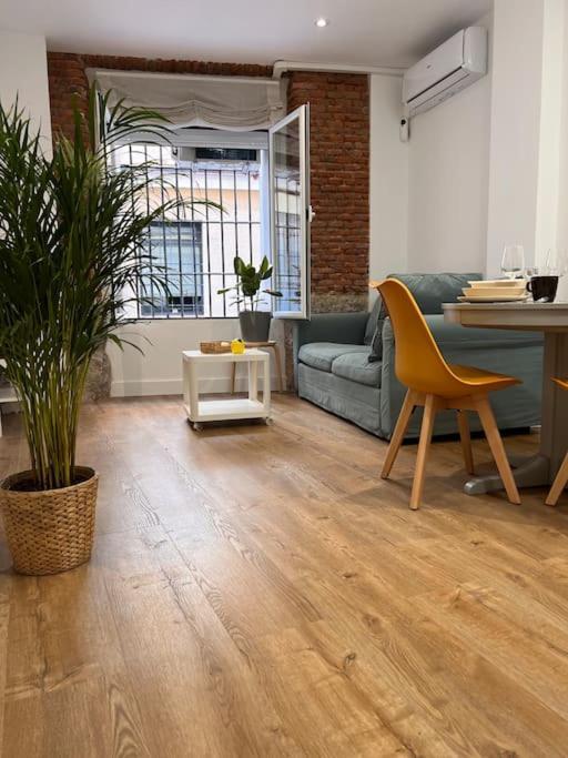 Apartamento Atocha/Reina Sofia Madrid Buitenkant foto