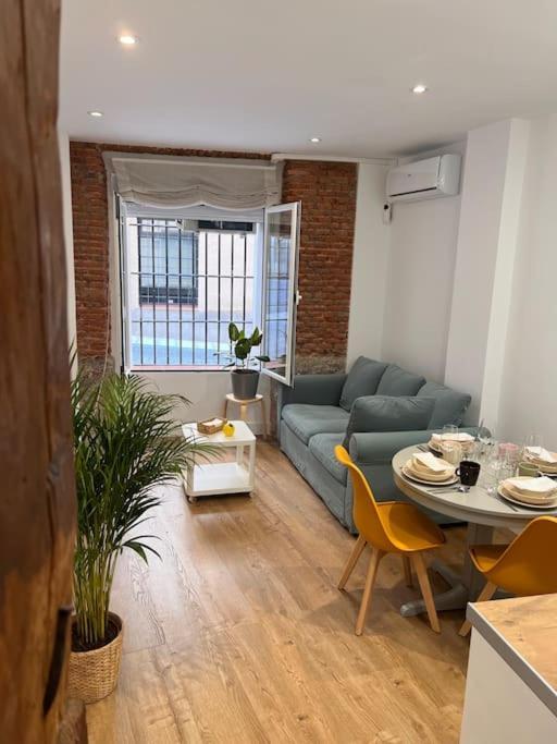 Apartamento Atocha/Reina Sofia Madrid Buitenkant foto