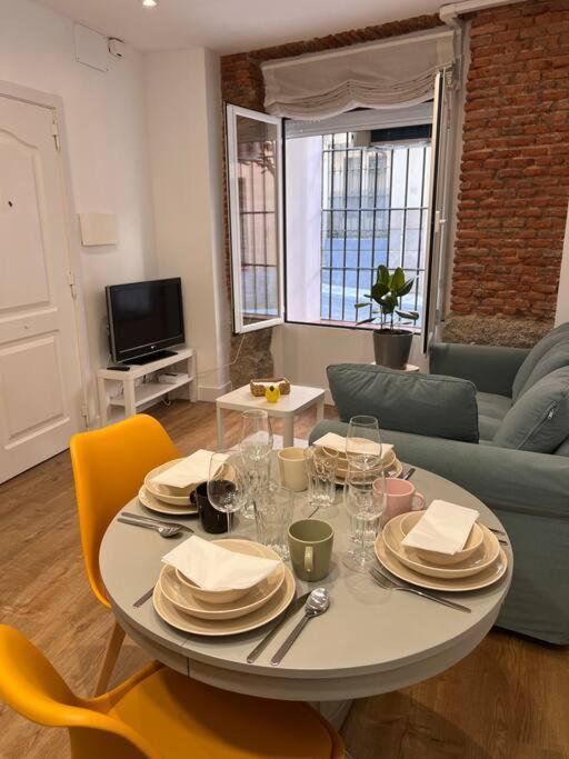 Apartamento Atocha/Reina Sofia Madrid Buitenkant foto